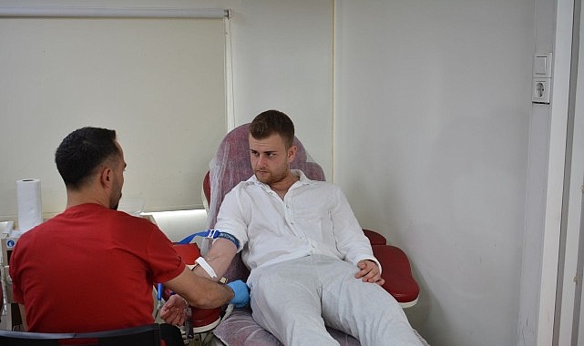 Ege Üniversitesinde Kan Bağışı Projesi: “Ege’ye Kan, Topluma Can”- Kamu Çalışanı