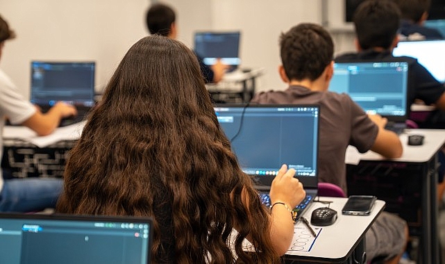 Gençler İBBTech Teknoloji Takımı’nın Seçmeleri İçin Yarıştı- Kamu Çalışanı