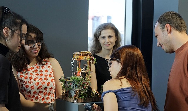 Geri dönüşümden sanata: Diorama sergisi- Kamu Çalışanı