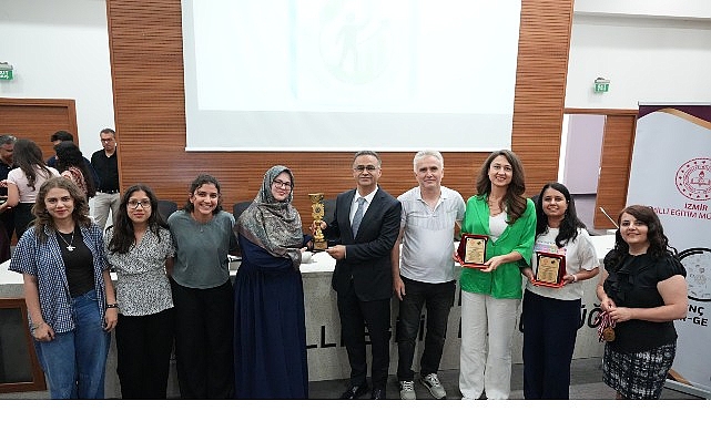 “İzmir Girişimcilik ve İnovasyon Projesi Ödül ve Sertifika Töreni” Genç Girişimcilerin Coşkusuyla Gerçekleştirildi- Kamu Çalışanı