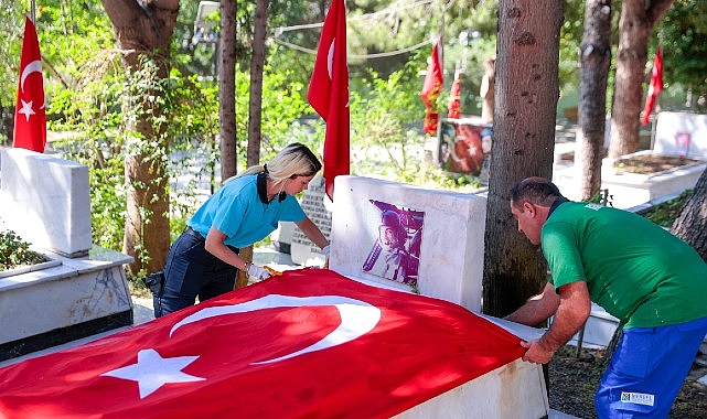 Kadifekale Şehitliği’nde saygı ve vefa mesaisi- Kamu Çalışanı