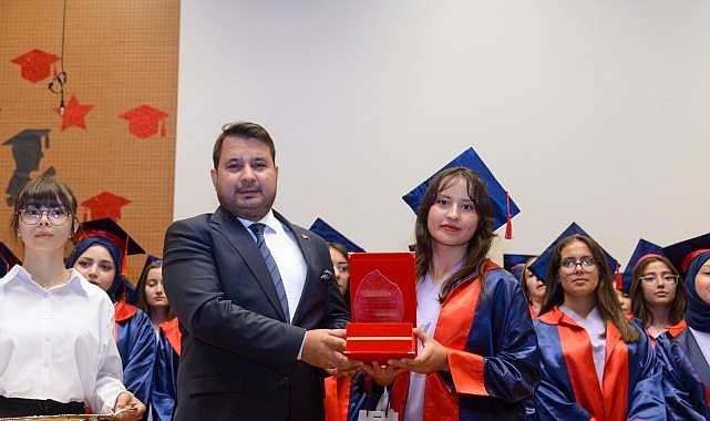 Kahramankazan’da Mezuniyet Sevinci- Kamu Çalışanı