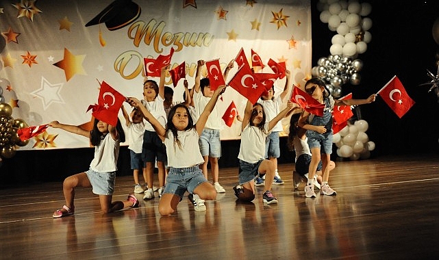 Karşıyaka’nın anaokullarında mezuniyet coşkusu- Kamu Çalışanı