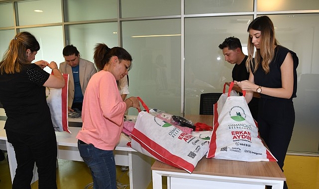 Osmangazili çocuklar bayram sevincini erken yaşadı- Kamu Çalışanı