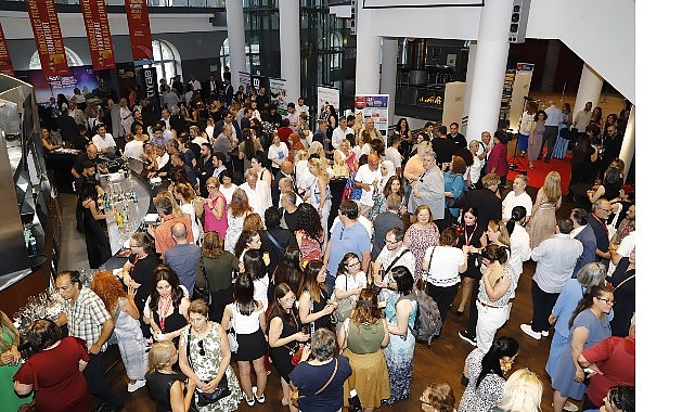 Paneller, Söyleşiler, Alkışlar: Frankfurt’ta Sinema Bir Araya Getiriyor- Kamu Çalışanı