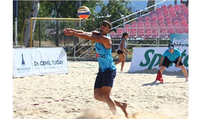 Plaj voleybolunun kalbi İzmir’de attı- Kamu Çalışanı