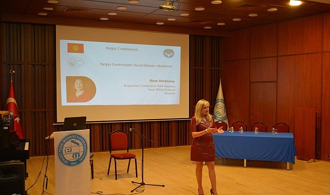 Prof. Dr. Amanova, “Komuz atalarımızın sesi, ruhumuzun aynasıdır”- Kamu Çalışanı