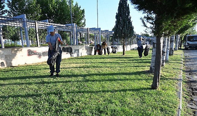 Salihli Belediyesi Temizlik İşleri ile Park ve Bahçeler Müdürlüğü ekiplerimiz, Gümüşçayı ve Kurşunlu piknik alanlarını titizlikle temizleyerek pırıl pırıl hale getirdi.- Kamu Çalışanı