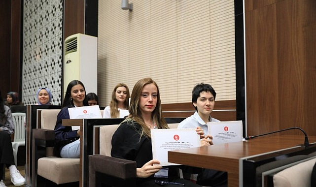 Stajyer Öğrencilere Anlamlı Veda- Kamu Çalışanı