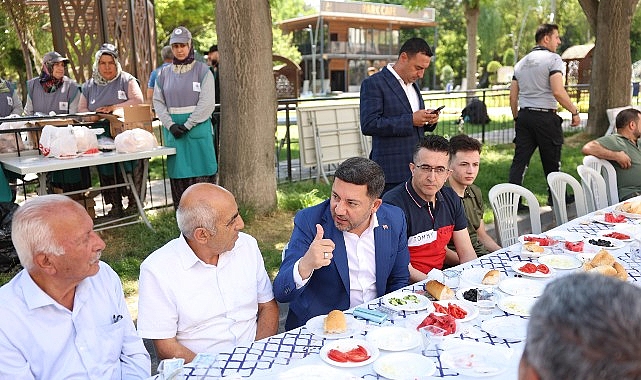 Başkan Arı, Esnafıyla Vatandaşıyla Her Gün Bir Arada- Kamu Çalışanı