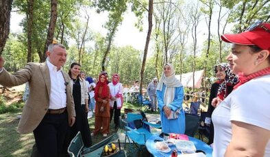 Başkan Büyükakın, Gebze’de annelerin pikniğine katıldı- Kamu Çalışanı