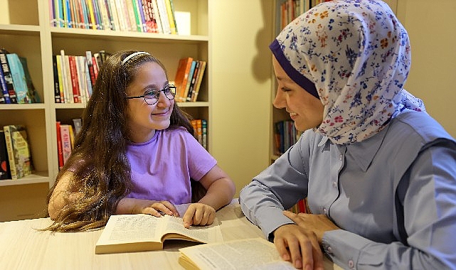 Bucalı Avşin Cumhuriyet Kütüphanesi ile hayaline yürüyor- Kamu Çalışanı