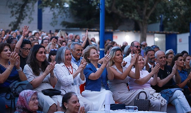 Burhaniye Belediyesi Kadınlar Korosundan Unutulmaz Bir Gece- Kamu Çalışanı