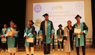 Ege Üniversitesi Spor Bilimleri Fakültesi mezunlarını coşkuyla uğurladı- Kamu Çalışanı
