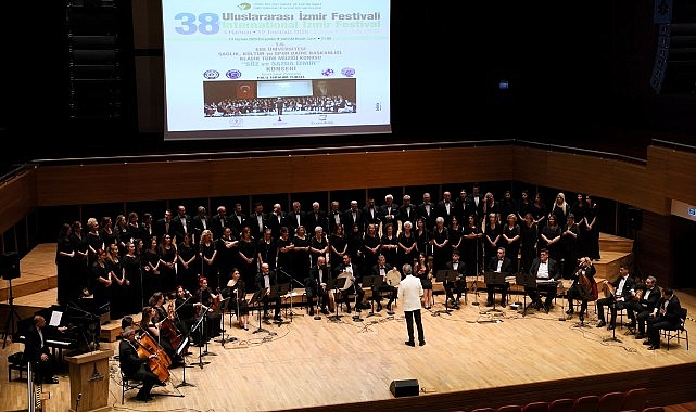 EÜ Klasik Türk Müziği Korosu’ndan İzmir Festivali’nde Unutulmaz Performans- Kamu Çalışanı