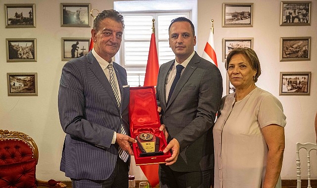 Hüsnü Bozkurt’tan Başkan Eşki’ye ziyaret: “Gençlerle umut büyüyor”- Kamu Çalışanı