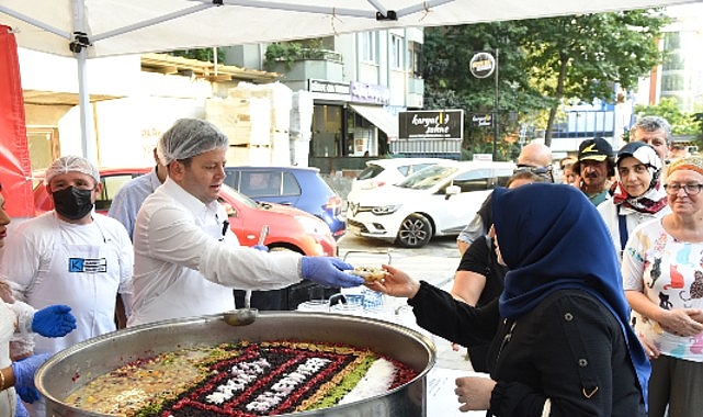 Kadıköy’de 21 mahallede aşure ikramı- Kamu Çalışanı