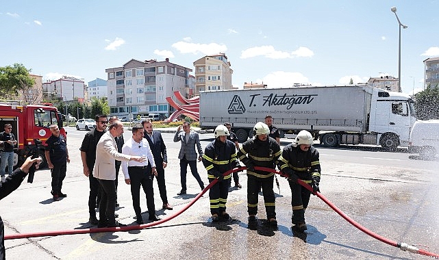 Nevşehir Belediyesi, Türkiye’nin İlk Elektrikli Araç Yangınına Özel Söndürme Sistemi Geliştirdi- Kamu Çalışanı