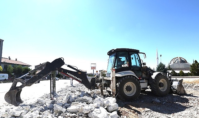 Şehir Mezarlığı Yanındaki Görüntü ve Çevre Kirliliği Gideriliyor- Kamu Çalışanı