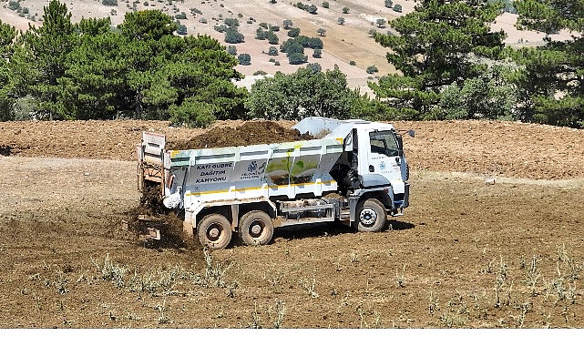 Selçuklu Belediyesi Üreticilere Kamyon Üzeri Gübre Dağıtım Makinesi ile Kolaylık Sağlıyor- Kamu Çalışanı
