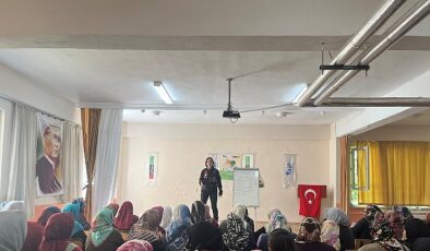 TİKAV, ‘ÖNLEM AL, GÜVENDE KAL’ PROJESİ İLE   2025 YILI BOYUNCA 28 LOKASYONDA YAŞAYAN KADINLARA ULAŞMAYI HEDEFLİYOR   TİKAV, “Önlem Al, Güvende Kal” Projesi ile Kırsal Bölgelerde Yaşayan Kadınlara Afetlerden Korunma Eğitimi Veriyor- Kamu Çalışanı